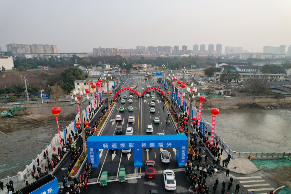 奮戰(zhàn)開門紅 |玉妃新橋通車！國信建設(shè)公司匠心筑就綿竹新地標(biāo)
